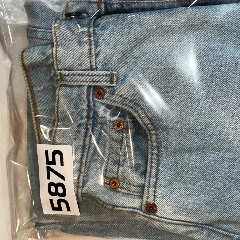 Vintage Levis 550 Relaxed Fit Tapered Leg Light Wash Jeans W29 L32 Mens Denim